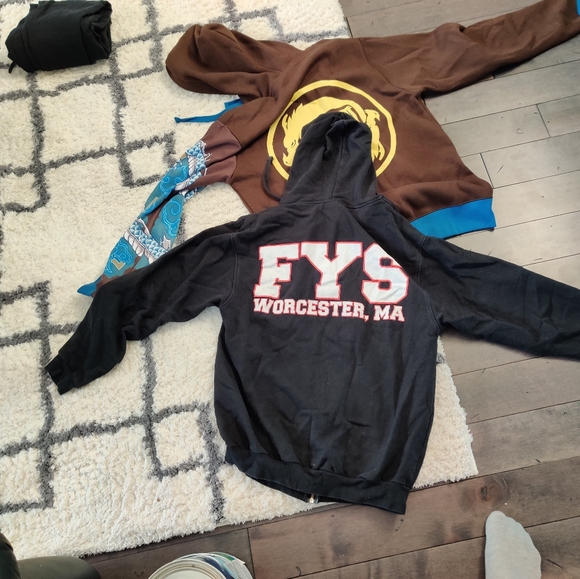Four year strong hoodie - Picture 2 of 3